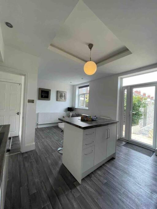 Vila 2 Bed Sleeps 6 Beach Retreat St Annes On Sea Lytham St Annes Exteriér fotografie